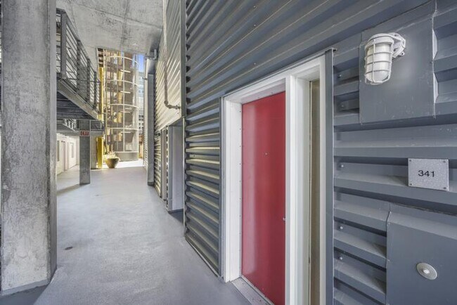 Building Photo - Modern Industrial Loft in Jack London Square