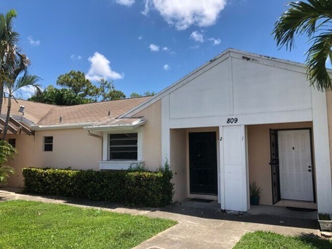 Building Photo - Sierra Ridge # 2