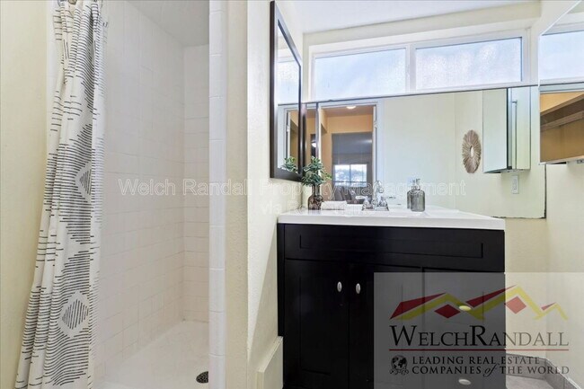 Building Photo - 2438 Elizabeth St