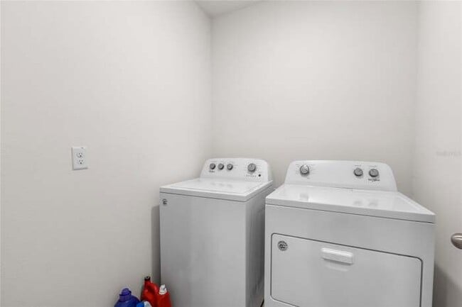 Building Photo - 11624 MIracle Mile Dr