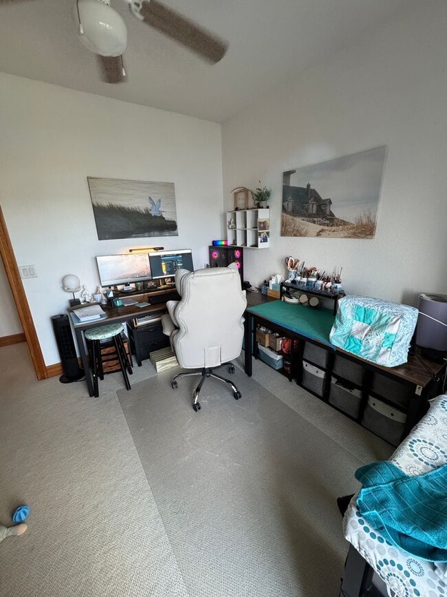 Building Photo - Top Floor Condo with Stunning Sound Views
