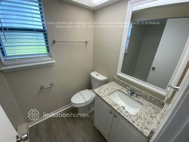 Building Photo - 7924 Honeysuckle Rose Ln