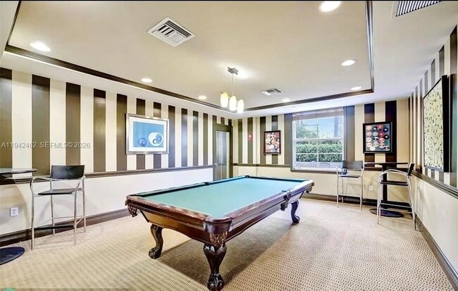 Building Photo - 520 SE 5 Ave