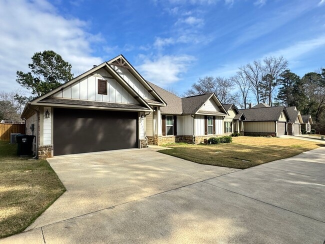 Building Photo - 3925 Old Omen Rd