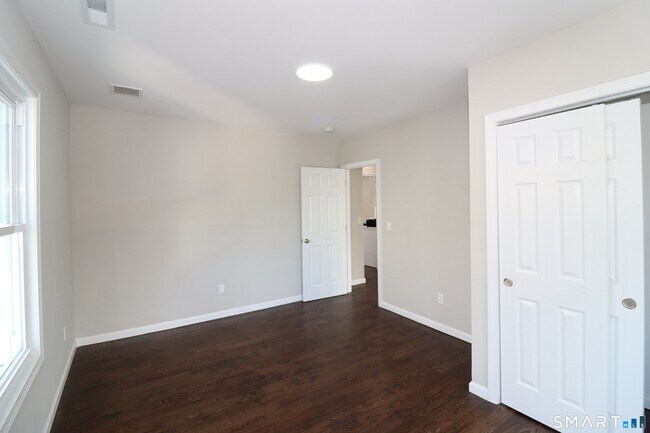 Building Photo - 354 Beechmont Ave