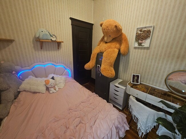 Building Photo - 1132 W Wrightwood Ave