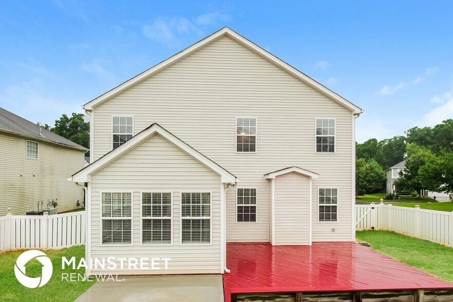 Building Photo - 4220 High Shoals Dr