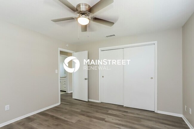 Building Photo - 4 Bedroom Pet-Friendly Home in SEMINOLE, F...