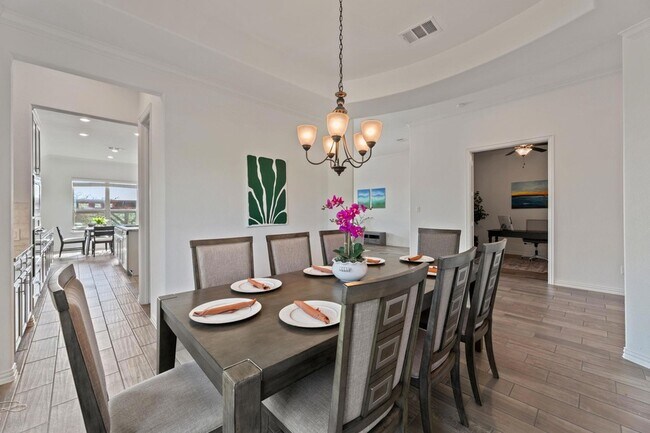 Building Photo - 4700 Topacio Dr