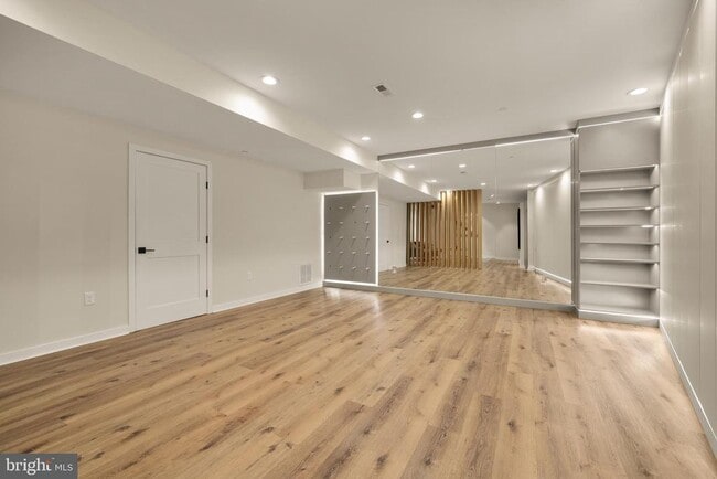 Building Photo - 4913 Sherier Pl NW