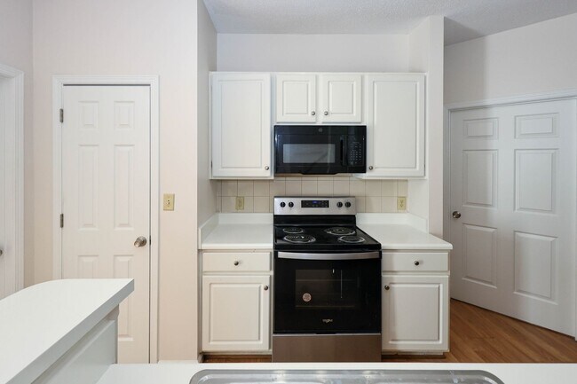 Building Photo - 230 Amal Dr SW