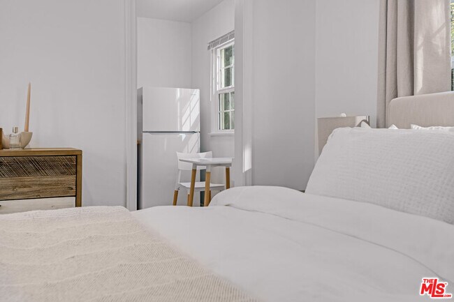 Building Photo - 407 Shirley Pl