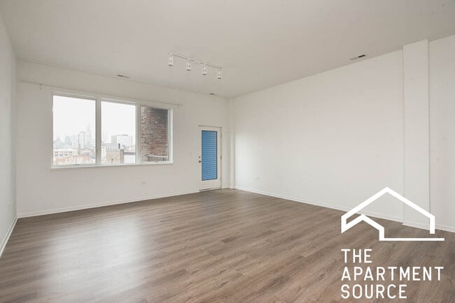 Building Photo - 2550 S Wabash Ave