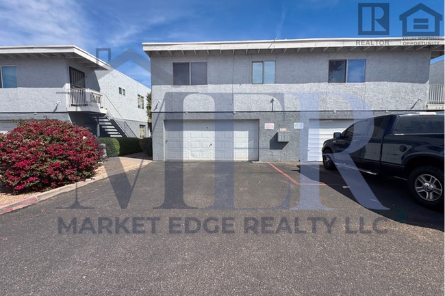 Building Photo - 2Bed/1.5Bath Ground Floor Townhouse at Glendale Ave/27th Ave! Ready for Immediate Move-In! -- GAR...