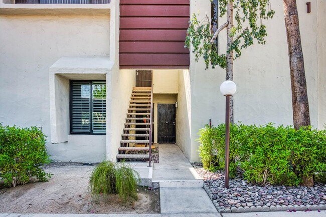 Building Photo - 1655 E Palm Canyon Dr
