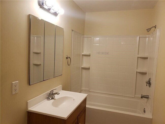 Primary Photo - 38 Berkshire St