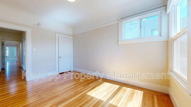 Building Photo - 769 18th Ave