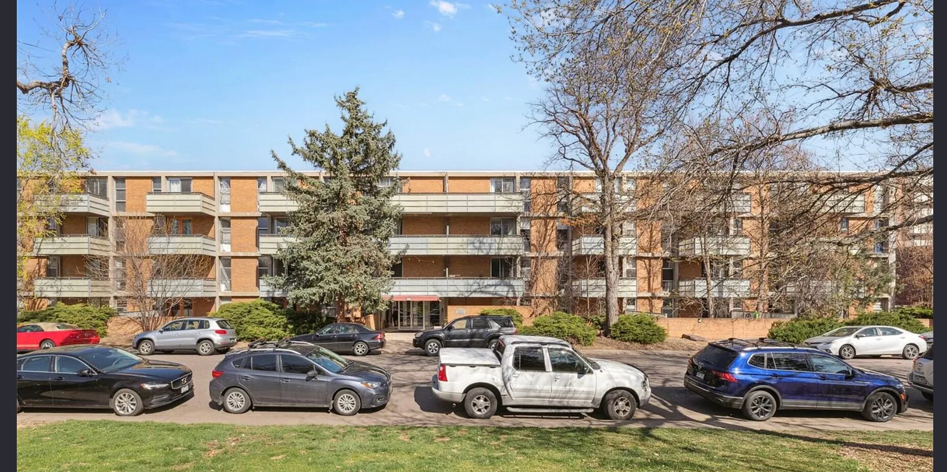 Building Photo - 2500 S York St