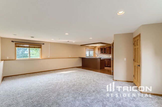 Building Photo - 783 Harrison Dr