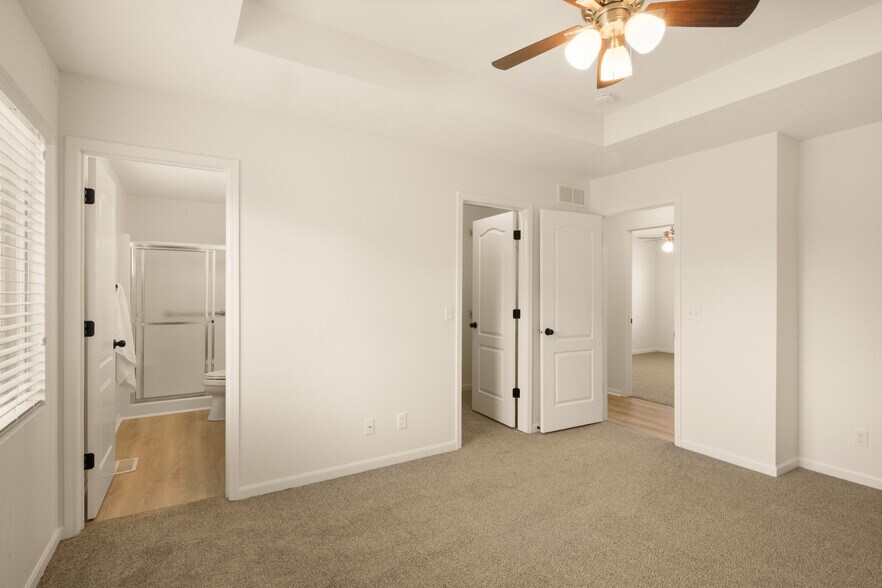 Building Photo - 13713 S 44th St