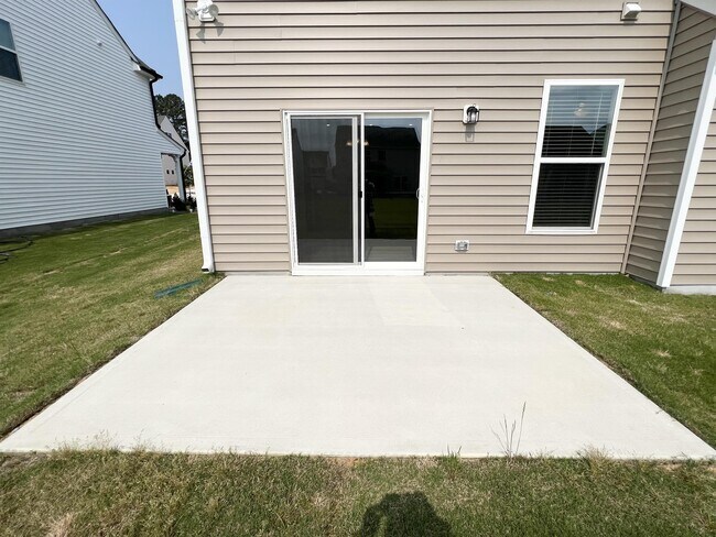 Building Photo - 324 Highview Dr