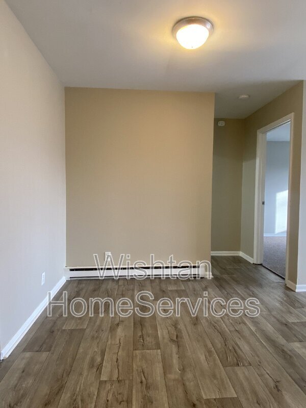 Building Photo - 204 Charleston Blvd