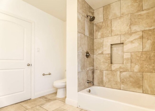 Master Bathroom - 1312 S Victoria Ave
