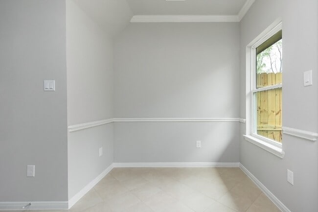 Building Photo - 1043 Marcolin St