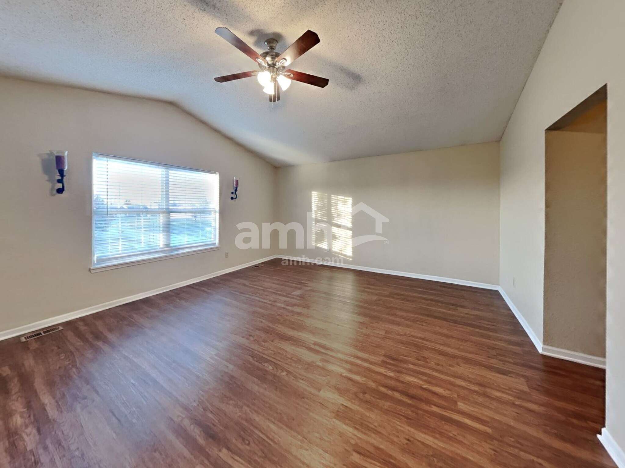 Building Photo - 7411 Cordova Dr