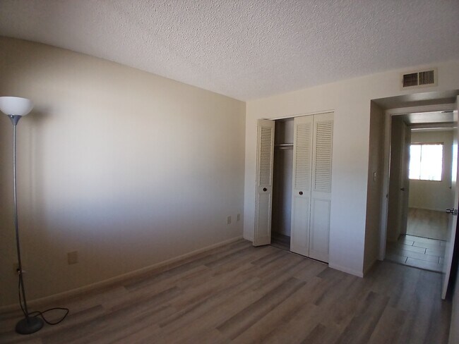 Building Photo - 3515 E Cortez St