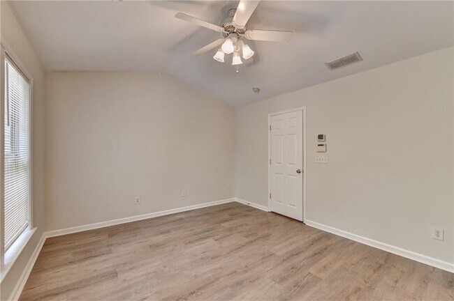 Building Photo - 2026 Merrimont Way
