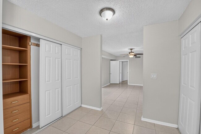 Building Photo - 744 Springdale Cir