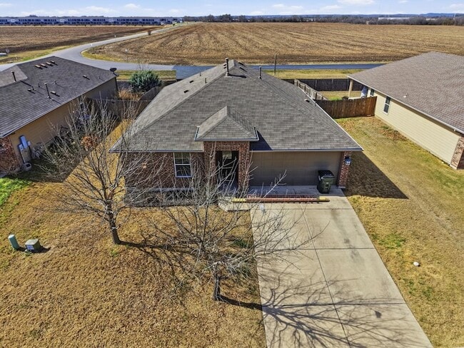 Building Photo - 197 Voss