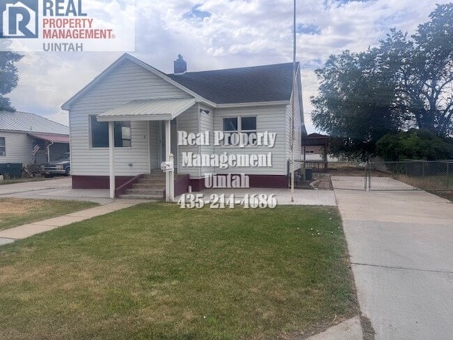 Primary Photo - 4 bedroom 2 Bathroom home