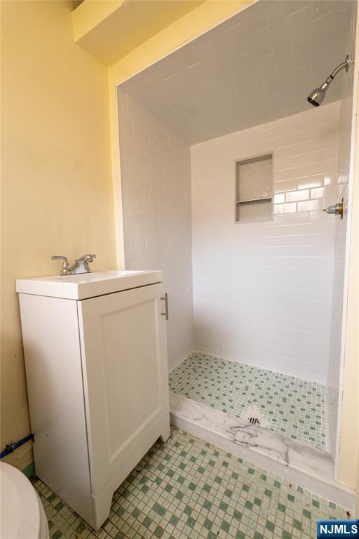 Building Photo - 10 Eastbrook Dr