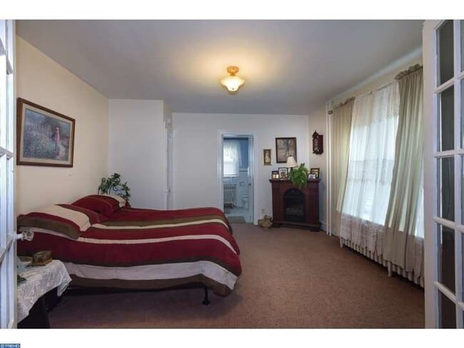 Building Photo - 35 E Court Blvd