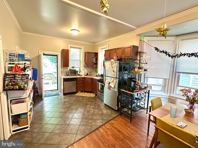 Primary Photo - 5213 McKean Ave