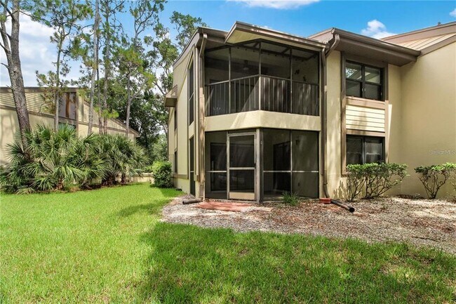 Building Photo - 135 Woodlake Wynde