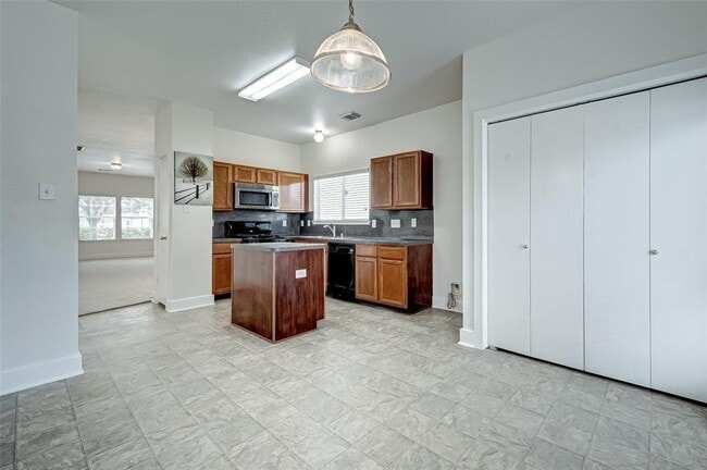 Building Photo - 11920 Princess Garden Way