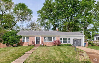 Building Photo - 8 Monacella Ct