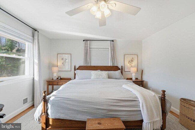 Building Photo - 7001 Arbor Ln