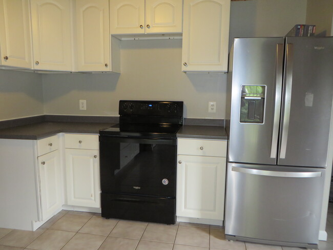 Building Photo - 22025 Evergreen Mills Rd