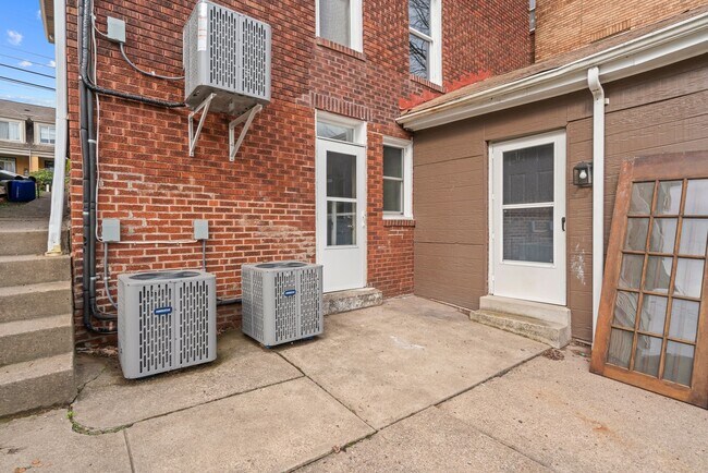 Building Photo - 1680 Potomac Ave
