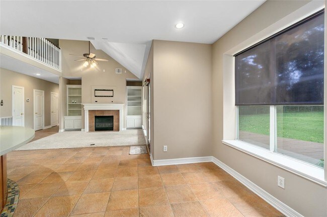 Building Photo - 905 Carriage Hills Blvd