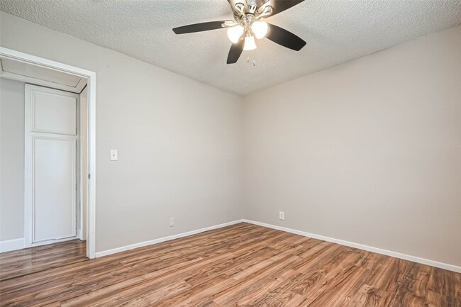 Building Photo - 8430 Round Rock Dr