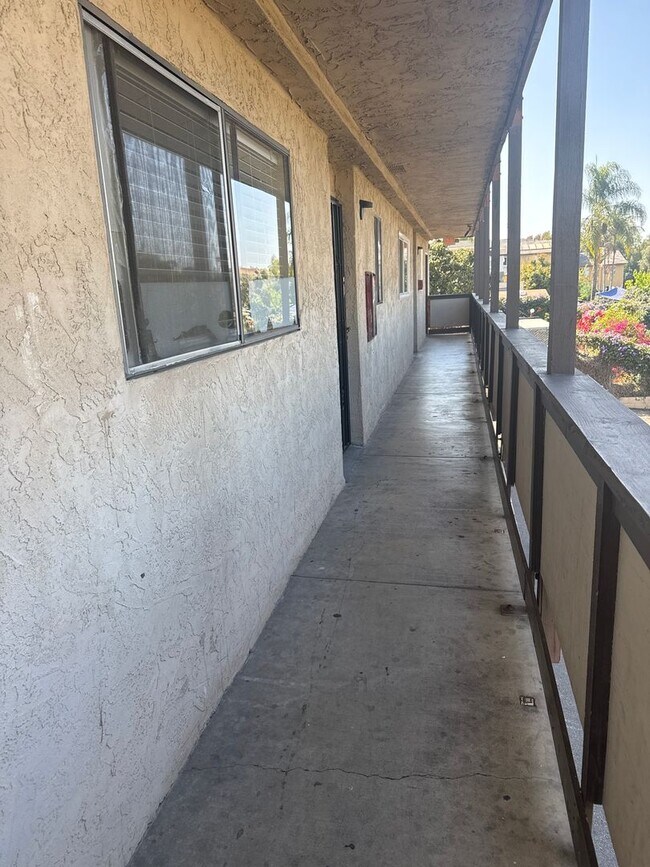 Building Photo - Condo 2 Bed / 2 Bath – In-Unit Laundry – C...