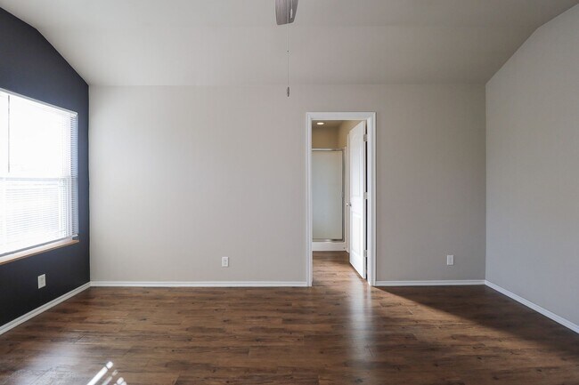 Building Photo - 3 Bed | 2 Bath in Broken Arrow!