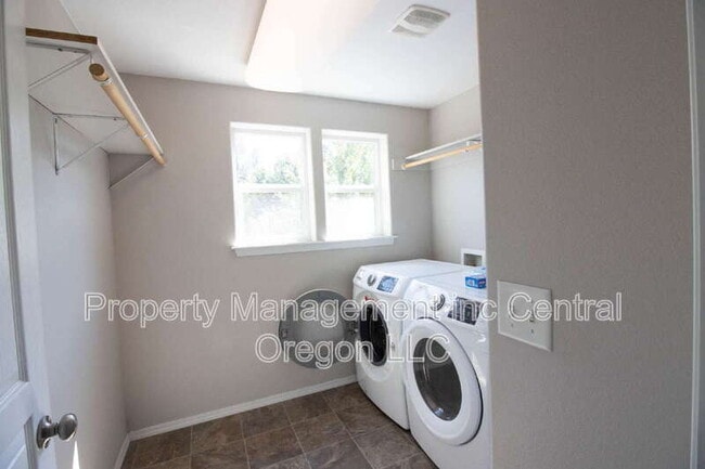 Building Photo - 20278 Knightsbridge Pl