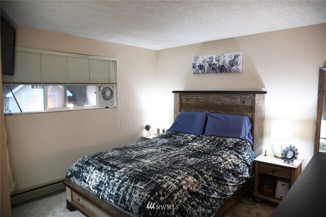 Building Photo - Charming home in Sammamish