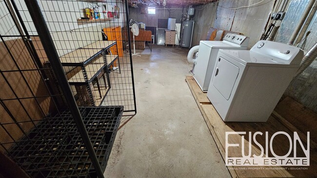 Building Photo - 140-142 Pine St